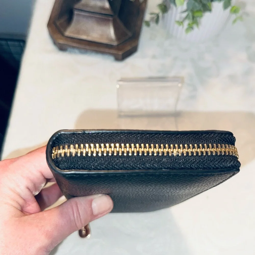 Michael Kors Jet Set Travel Continental Zip-Around Wallet - Black - Like NEW - Picture 5 of 7